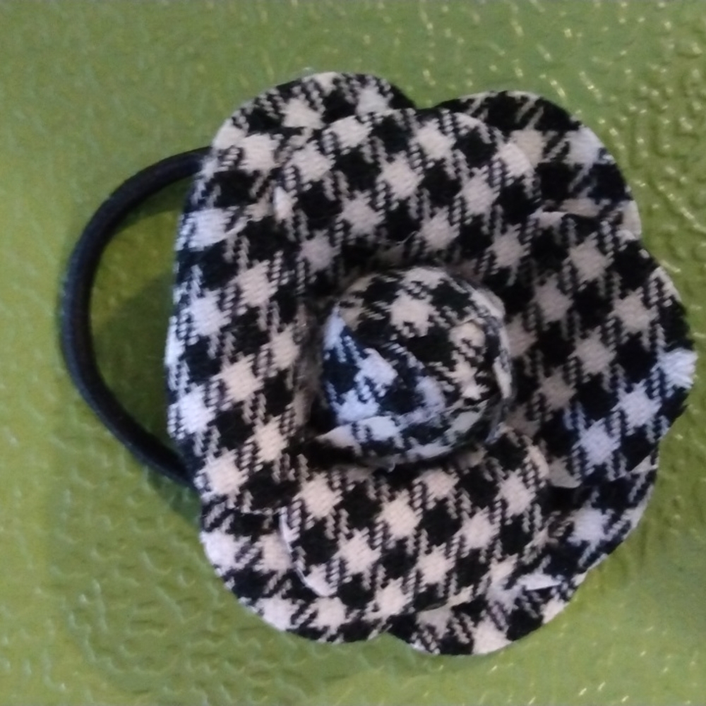 Flower Rubberband Checkered pattern